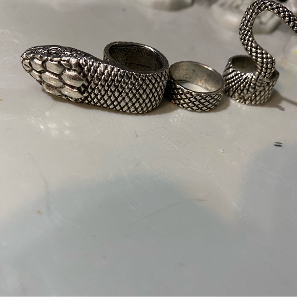 Rings - Picture 4 of 7